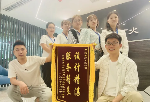 以服務為己任，以滿意為準則——萬家燈火好評如潮！